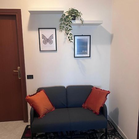 Romesuitetitti Kültér fotó